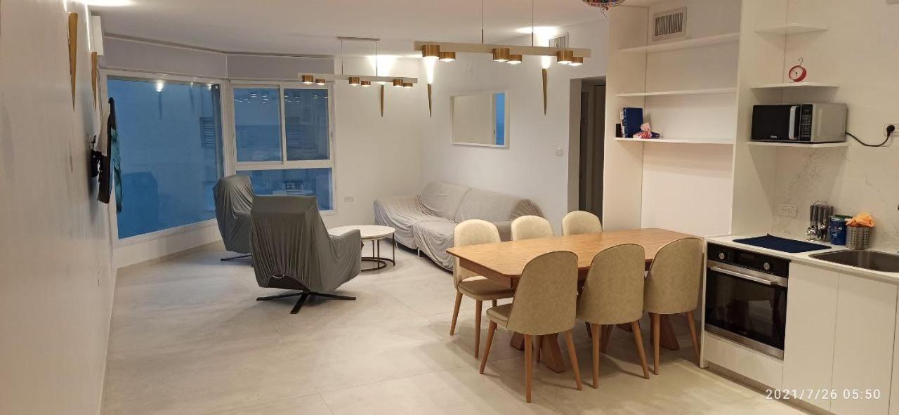 Nitsa Sea View Luxurious Apartment Netanya Bagian luar foto